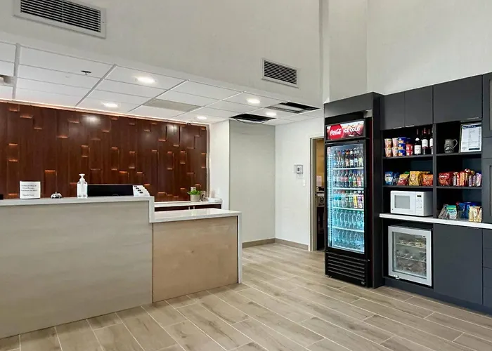 Comfort Inn & Suites Sturbridge-Brimfield